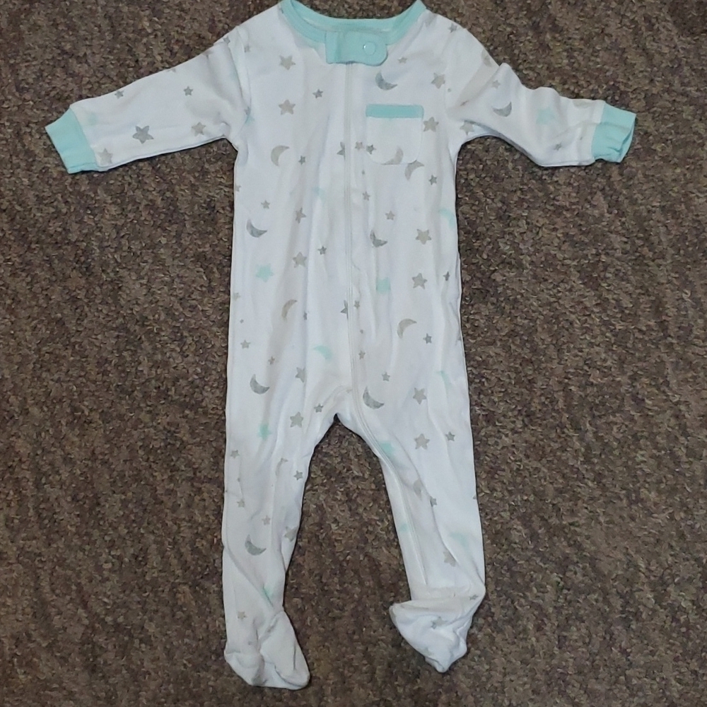 One piece with feet size 3 to 6 months